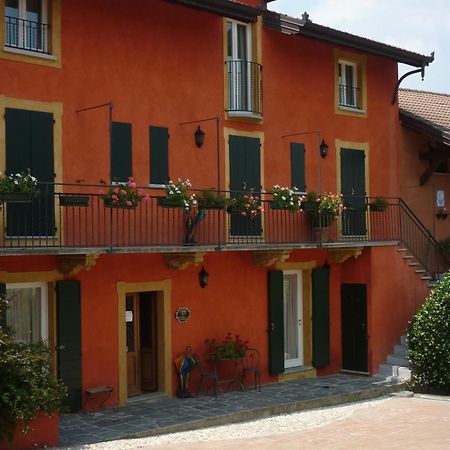 Locanda La Casetta Angera Exteriör bild