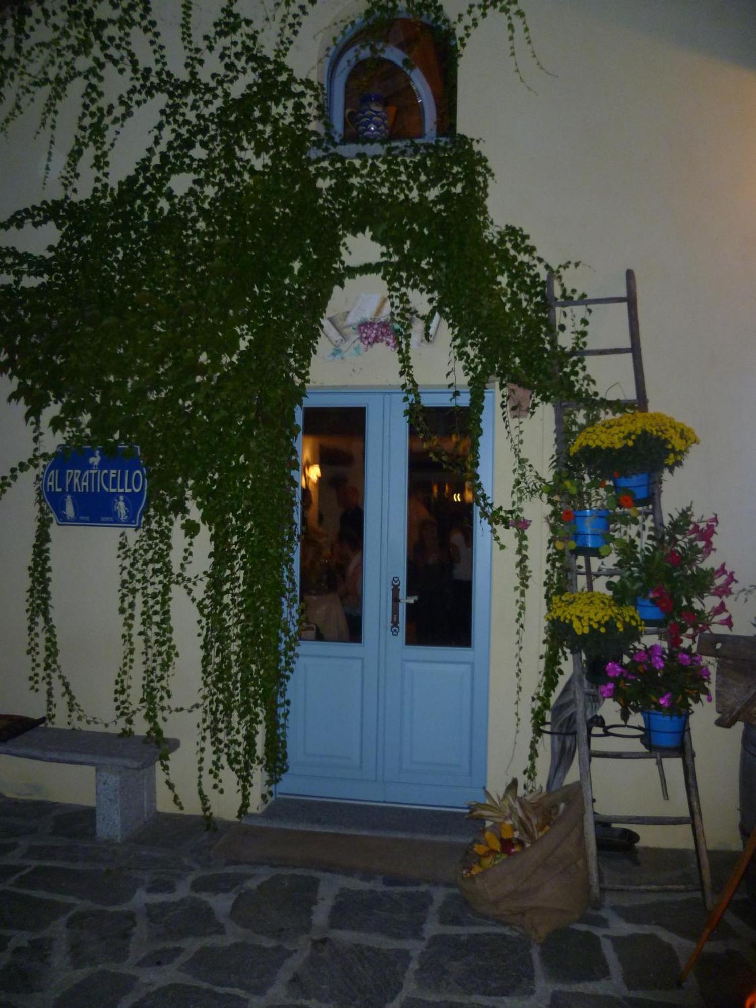 Locanda La Casetta Angera Exteriör bild